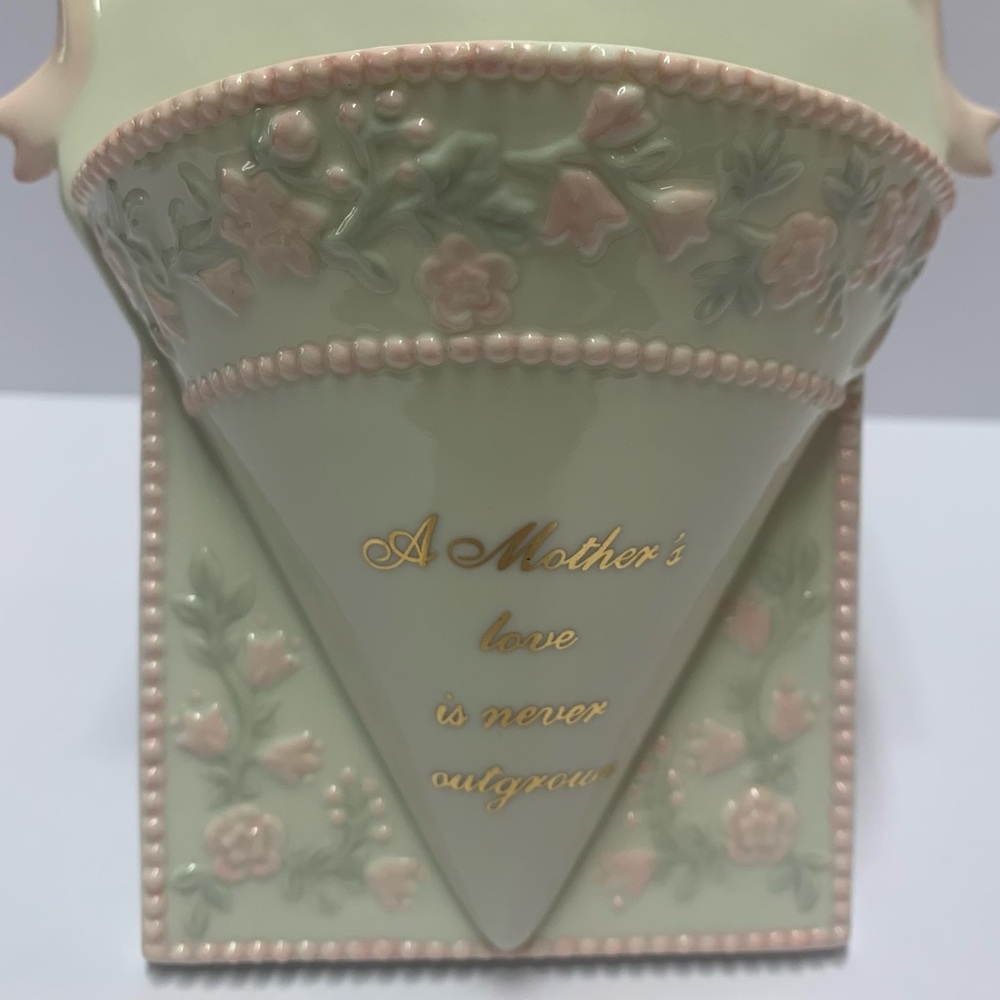Vintage Avon Gift Collection Sentimental Moments Porcelain Vase - Mother - Picture 5 of 15